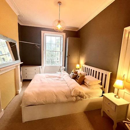 Modern, Stylish Apartment In Central Bath Luaran gambar