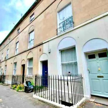 Modern, Stylish Apartment In Central Bath Luaran gambar