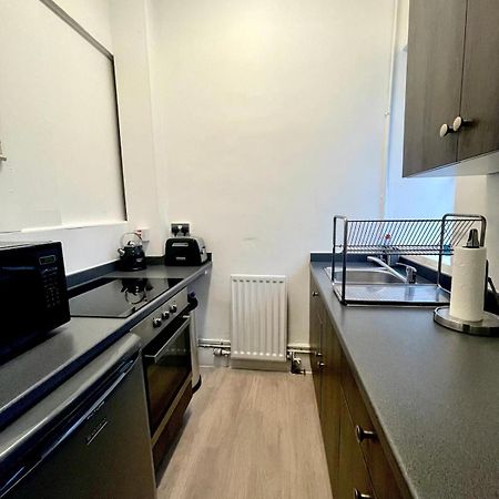 Modern, Stylish Apartment In Central Bath Luaran gambar