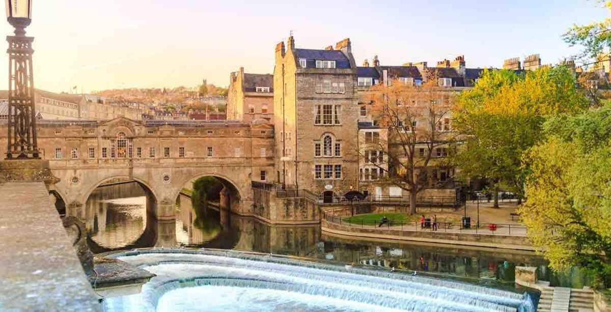 Modern, Stylish Apartment In Central Bath Luaran gambar
